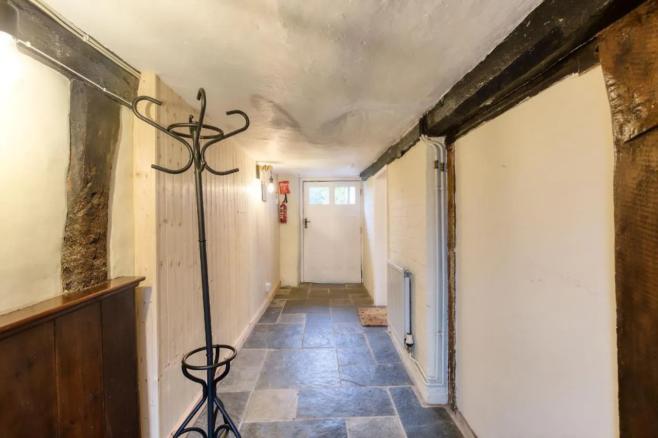 White Cross Cottage Woodbury 0*,  United Kingdom